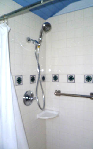 Lower Studio Bath